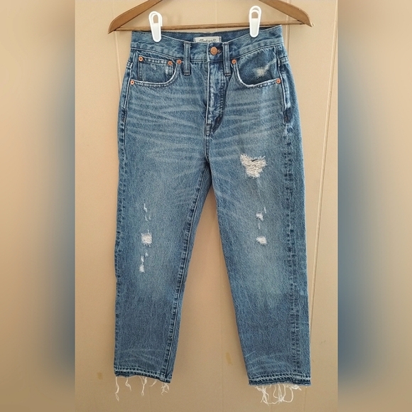 Madewell classic straight jean size 24, distressed with a raw hem - Picture 2 of 6